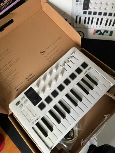 Teclado Mid Arturia MiniLab 3