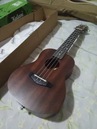 Ukulele Kalani Concerto 24 Acústico Sapele Tabaco Com Bag Marrom-claro