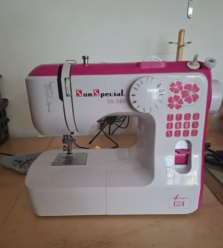Vendo máquina de costura