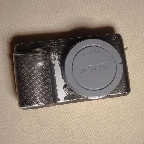 Vendo câmera Sony NEX F3 com 1 bateria