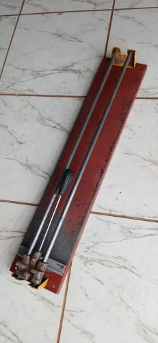 Riscadeira de piso corta até 75 cm
