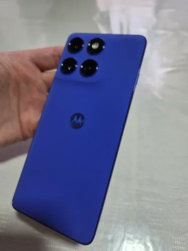 Motorola Edge 60 Pro azul
