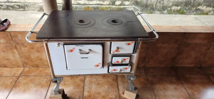 Fogão a Lenha Venâncio Esmaltado Branco Conservado