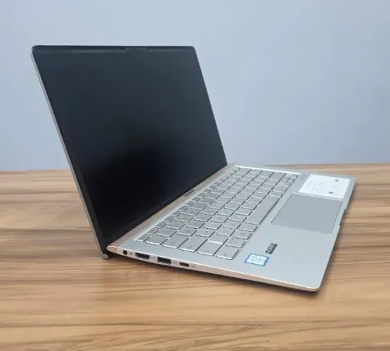 ASUS ZenBook 14 UX433F Core i7 - (8565U) - 8GB - NVME 500GB - Ótimo estado