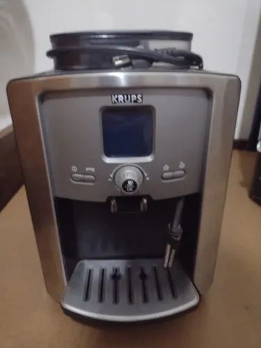 Cafeteira KRUPS Gourmet café expresso e capuccino a vapor.
