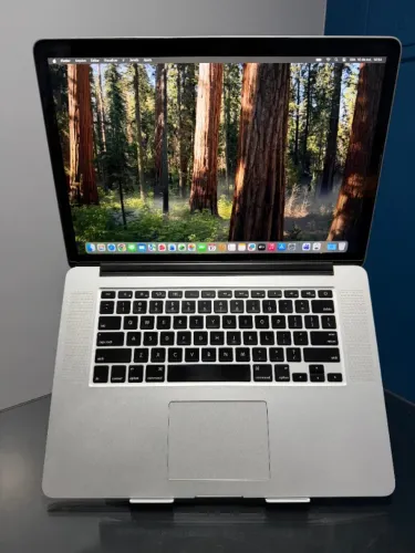 MacBook PRO - Processador i7 - 16GB RAM - Armazenamento 256GB -15 -Apple 2015-2016-15P