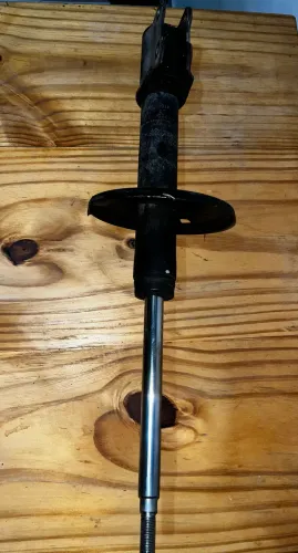 Amortecedor dianteiro Sandero 2014 (lado direito)