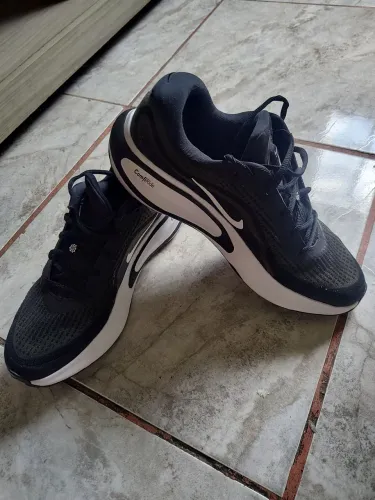 Vendo tênis Nike journey Run masculino 