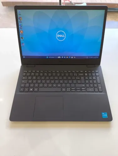Notebook Dell Core i5 de 11° Geração Com 8 Gb de Ram e SSd 