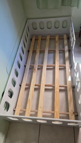 Cama montessoriana pouco usada