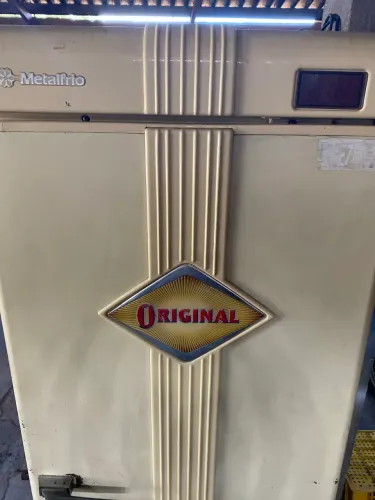 CERVEJEIRA RETRÔ METALFRIO 550L