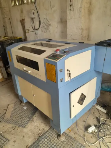 Vendo máquina de corte e gravação a laser co2