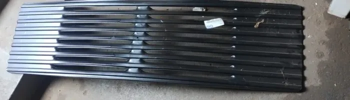 Grade dianteira superior mercedes