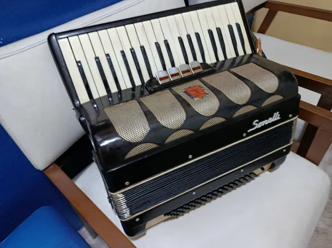 ACORDEON SONELLI 80 BAIXOS HIPER NOVA E AFINADA