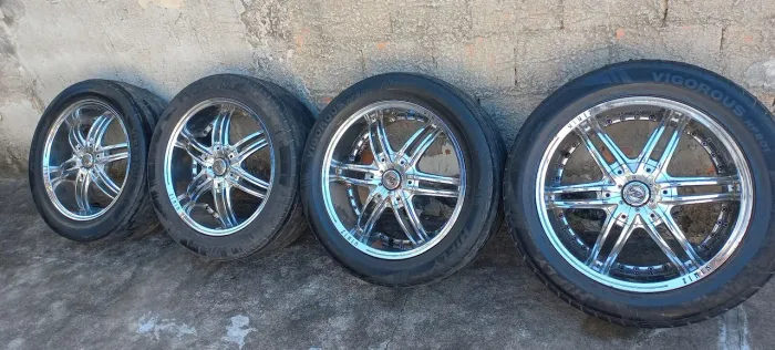 Vendo Jogo de Rodas, aro 20, Zinik, Cromadas, Multifuros