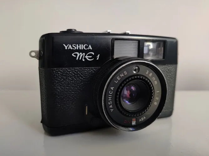 Câmera Analógica Yashica ME1 Vintage - No Estado