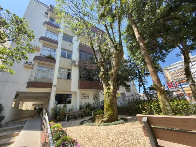 Apartamento com 2 dormitórios em Coqueiros