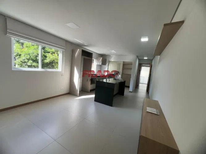 Apartamento à venda em Maringá, Zona 07, com 2 quartos, com 62 m², BATAGLINI