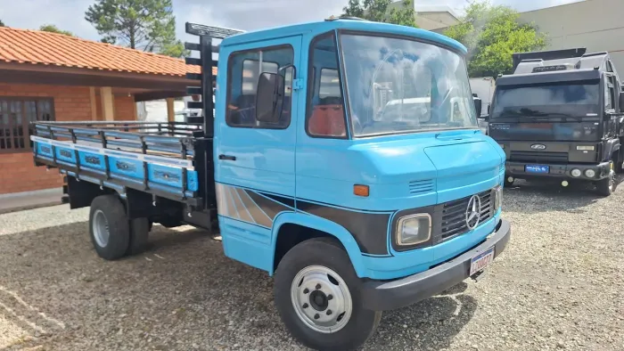 Caminhão Mb 608 76 carroceria 420 mts aceito troca maior menor valor
