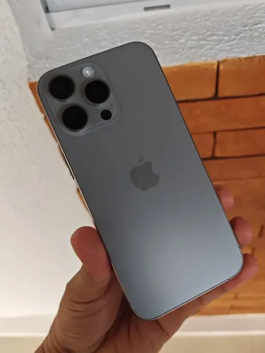 IPHONE 15 PRO MAX TODO ORIGINAL SEM MARCAS 