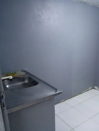 Alugo kitnet semi mobiliado no planalto