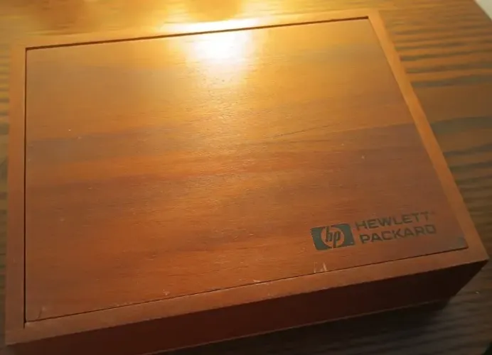 Caixa Executiva Hewlett Packard Connect 4
