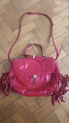 VENDO 26 BOLSAS AREZZO POUCO. USADAS