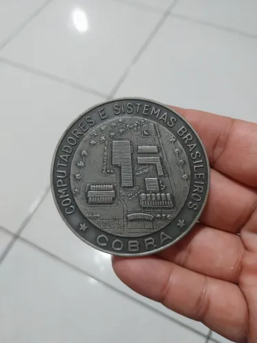 medalha comemorativa da Cobra Computadores e Sistemas Brasileiros