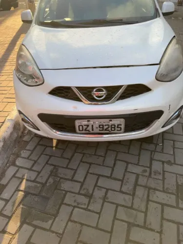 Nissan March SV 1.0 12V Flex 5P 2015