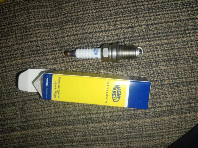 Cabos e velas magneti Marelli