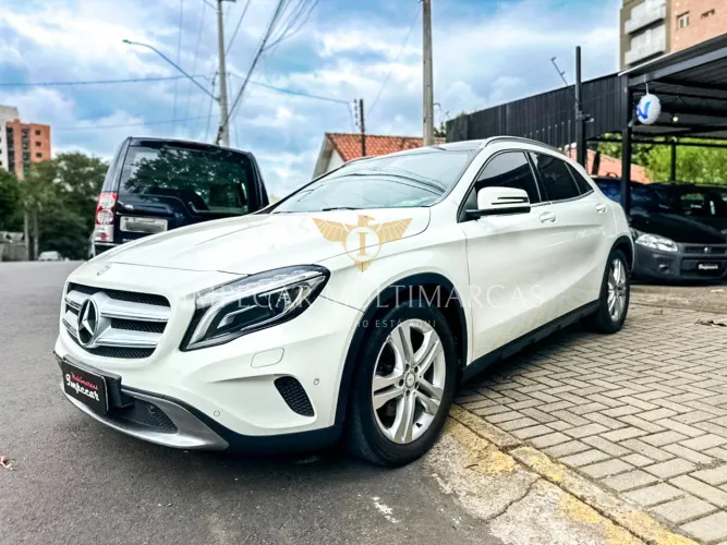 Mercedes-Benz GLA 250 Vision 2.0 TB 16V 211cv Aut. 2015