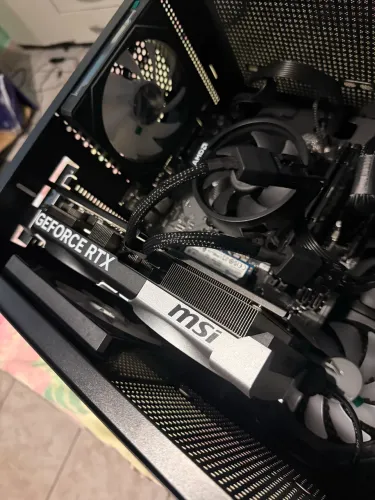 Vendo uma 5070 com UM MÊS de uso