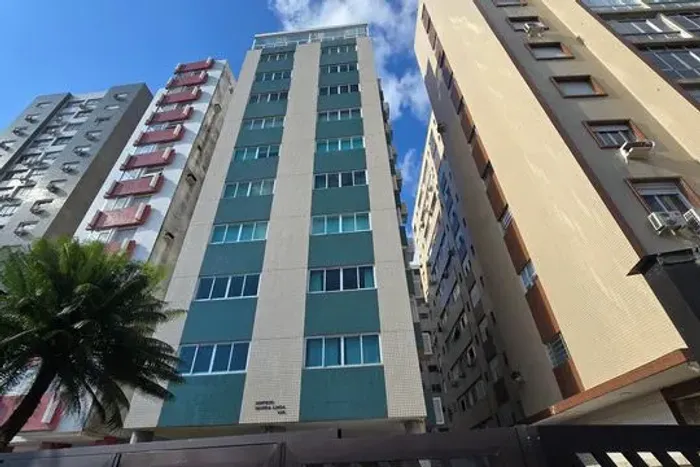 Alugo ou vendo apartamento enfrente ao mar ponta da praia