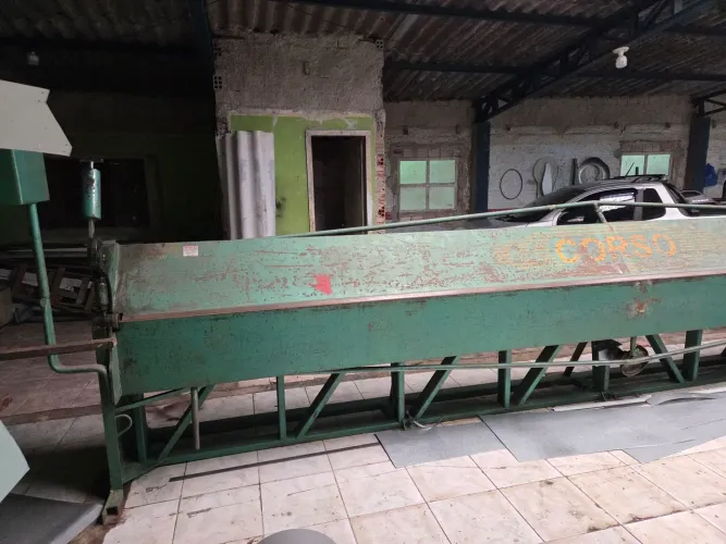 Máquina dobradeira de calhas corso 6 metros manual