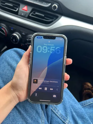iPhone 16e