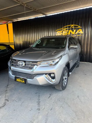 Toyota Hilux SW4 SRX 4X4 2.8 TDI 16V Dies. Aut. 2019