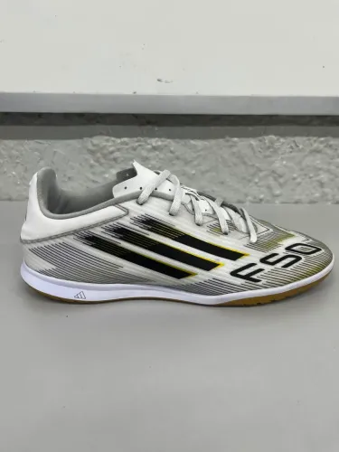 Chuteira Adidas F50 futsal