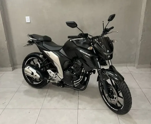 Moto Fazer zerada