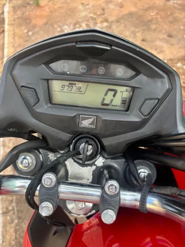 Vendo Honda CG 160 Fan ESDi FlexOne, ano/modelo 2017/2017, Flex, na cor vermelha.
