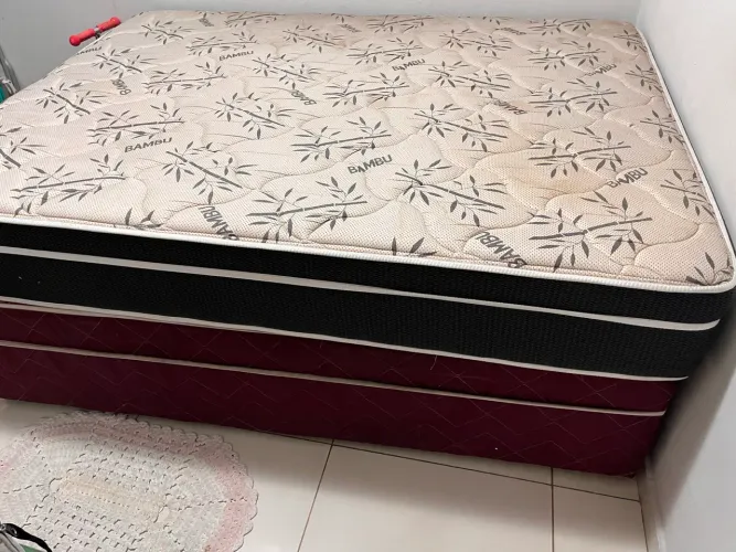 Colchão de Casal e Cama Box