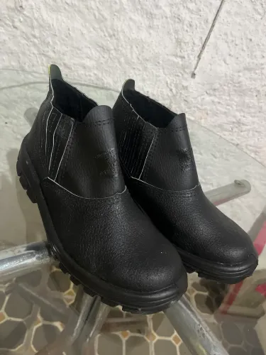 Bota tamanho 40 nova!