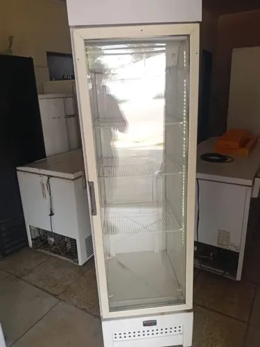 Freezer expositor Rusmann, 320 litros, Slim.