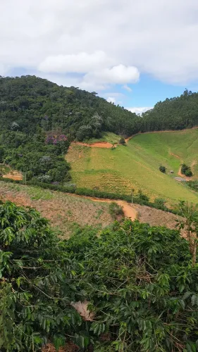 SITIO COM  CASA PRONTA DOCUMENTAÇÃ... 850.000O OK