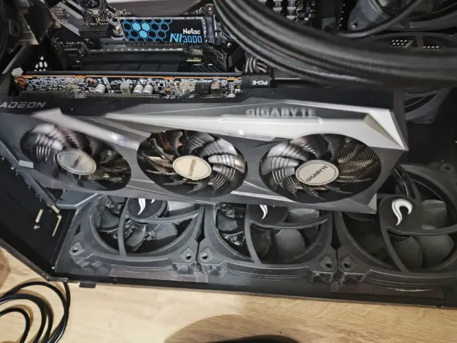 Placa de vídeo RX 7600 8GB
