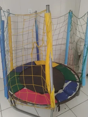 Cama elástica (pula pula)