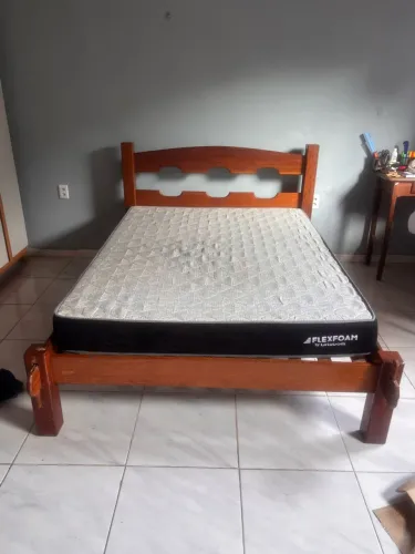 Vendo cama de casal em madeira Angelin + colchão flexfoam (Ortobom)