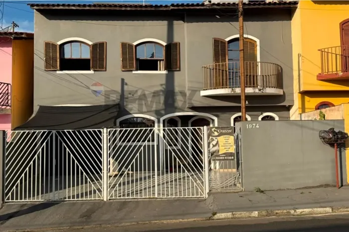 "Invista em Bragança: Casa área mista