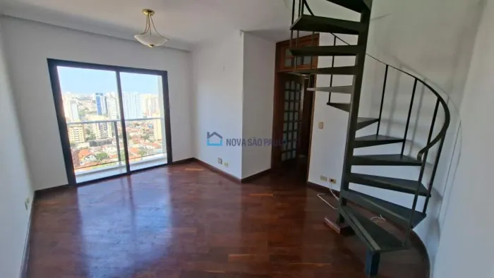 Apartamento para Locação - Último Andar com quintal | Bairro Saúde