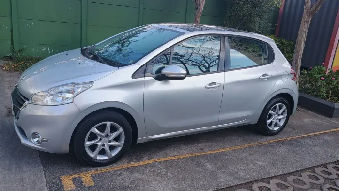 Peugeot 208 Allure 1.5 Flex 8V 5P 2016