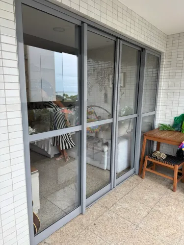 Estou Doando Porta de Alumínio e Vidro - Varanda